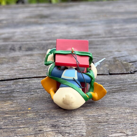 Hallmark & Disney Ornaments Donald and Daisy Duck Lovers' Lodge Surprising Gift - Picture 12 of 15